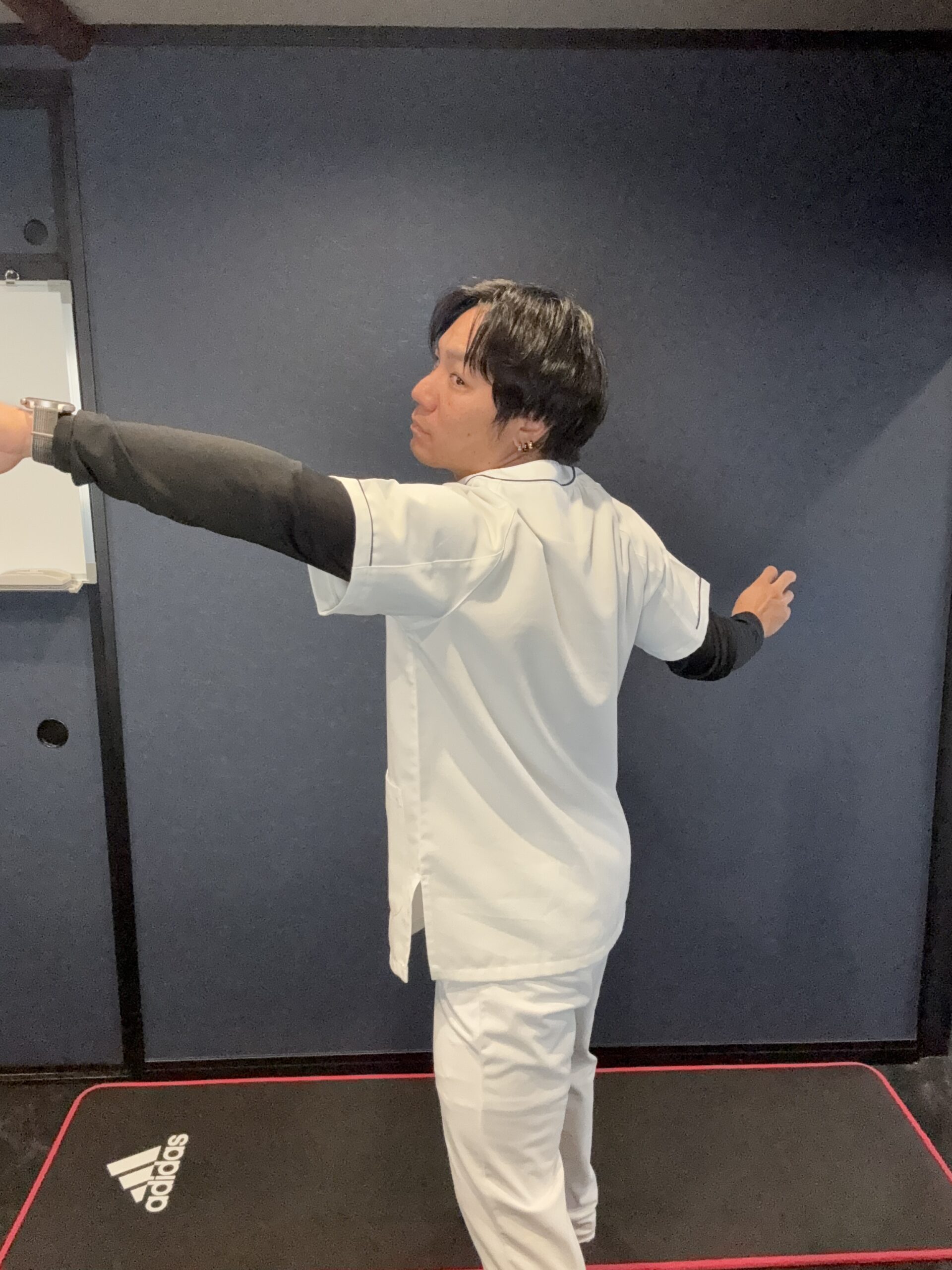 体の回旋で誤魔化すトップ